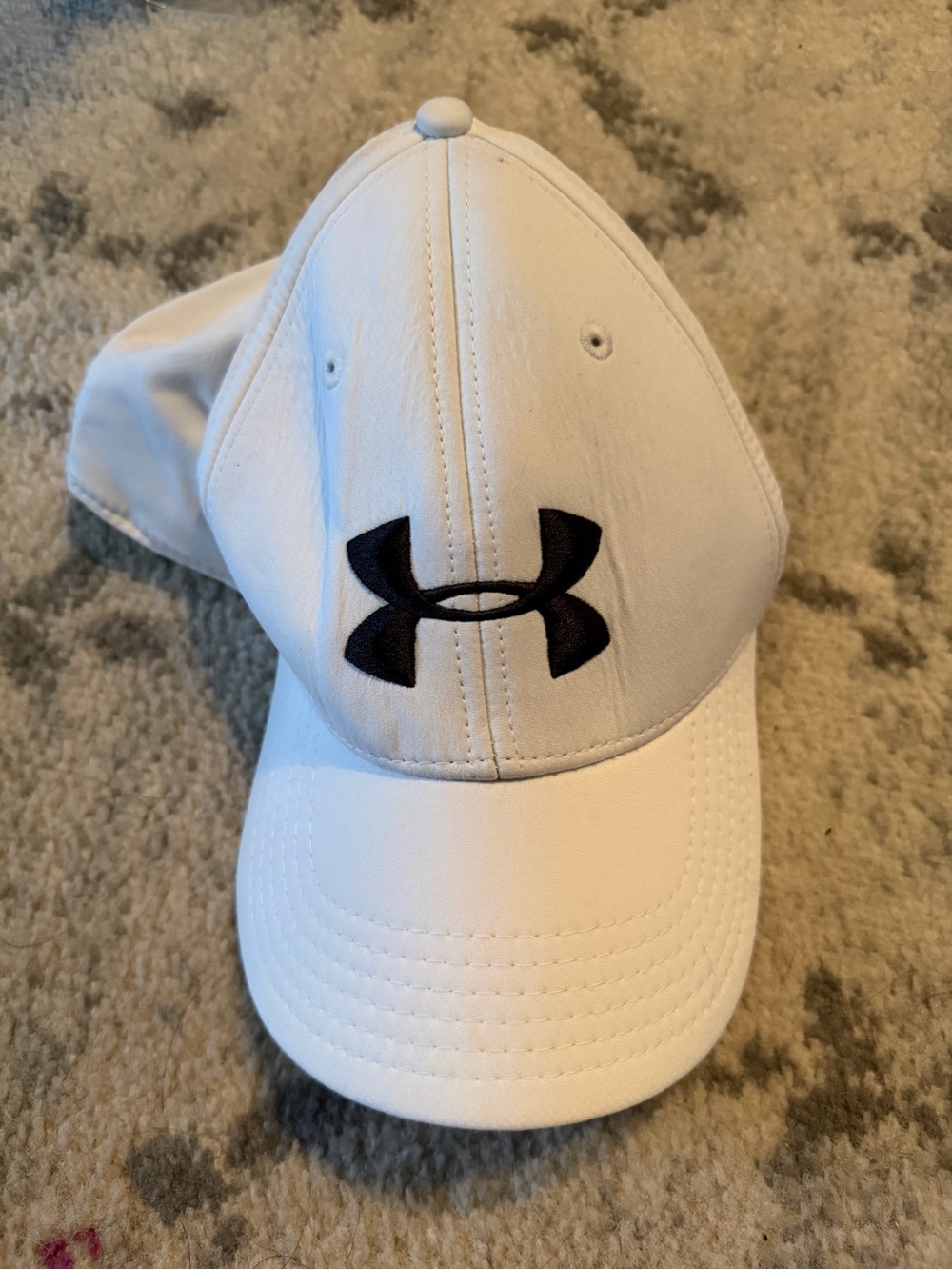 Men’s M/L Under Armour White Baseball Cap with Black Logo